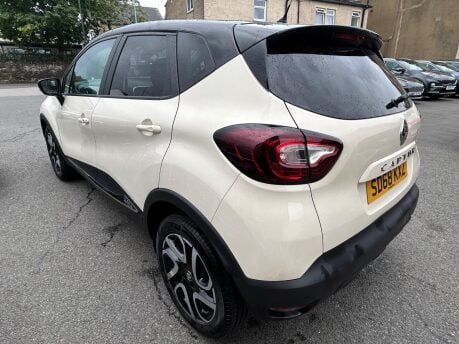 Renault Captur ICONIC TCE 6