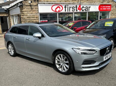 Volvo V90 T4 MOMENTUM PRO