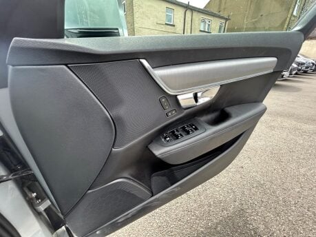Volvo V90 T4 MOMENTUM PRO 13