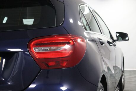 Mercedes-Benz A Class A 180 AMG LINE EXECUTIVE 24