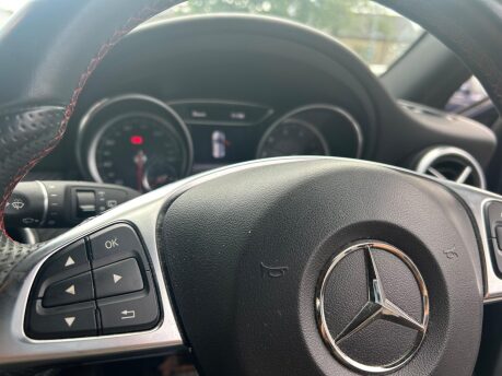 Mercedes-Benz A Class A 180 AMG LINE EXECUTIVE 31