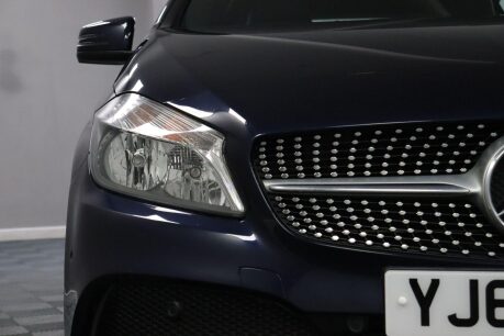 Mercedes-Benz A Class A 180 AMG LINE EXECUTIVE 26