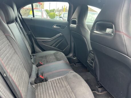 Mercedes-Benz A Class A 180 AMG LINE EXECUTIVE 11