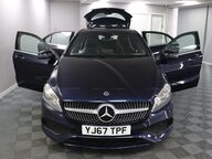 Mercedes-Benz A Class A 180 AMG LINE EXECUTIVE 8
