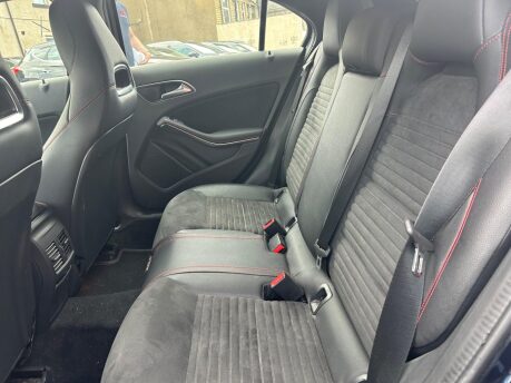 Mercedes-Benz A Class A 180 AMG LINE EXECUTIVE 12