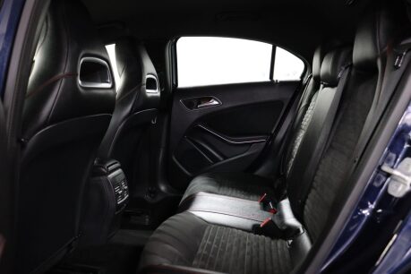Mercedes-Benz A Class A 180 AMG LINE EXECUTIVE 42