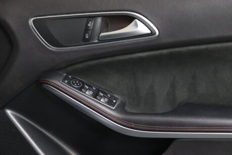 Mercedes-Benz A Class A 180 AMG LINE EXECUTIVE 37