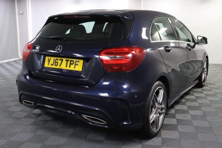 Mercedes-Benz A Class A 180 AMG LINE EXECUTIVE 12