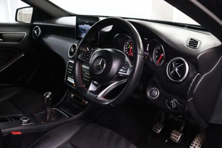 Mercedes-Benz A Class A 180 AMG LINE EXECUTIVE 4
