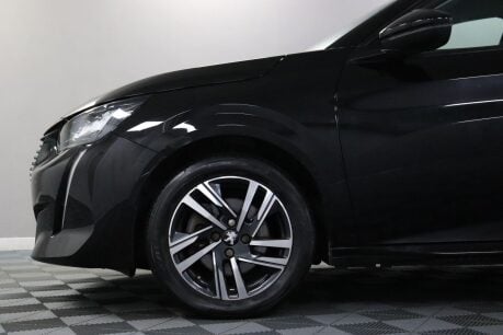 Peugeot 208 PURETECH ALLURE PREMIUM S/S 28