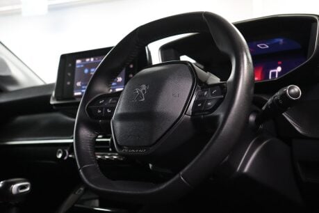 Peugeot 208 PURETECH ALLURE PREMIUM S/S 13