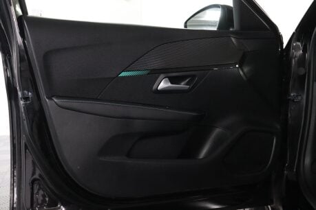 Peugeot 208 PURETECH ALLURE PREMIUM S/S 44