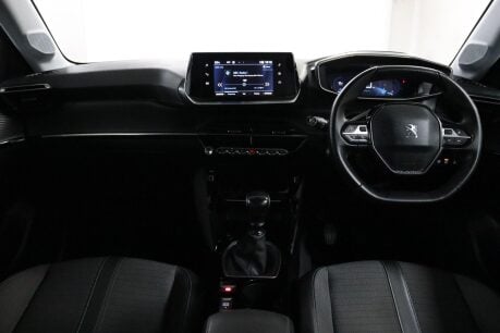 Peugeot 208 PURETECH ALLURE PREMIUM S/S 41