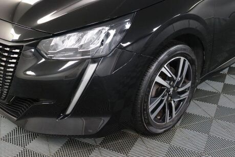Peugeot 208 PURETECH ALLURE PREMIUM S/S 32