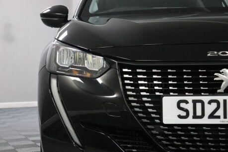 Peugeot 208 PURETECH ALLURE PREMIUM S/S 26