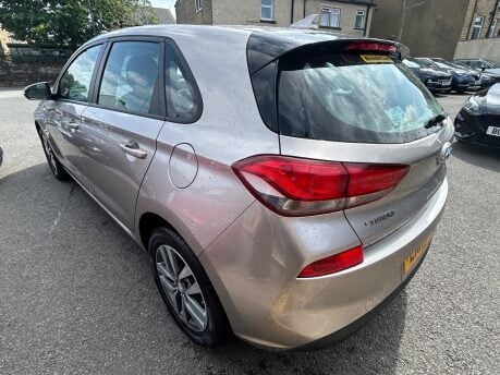 Hyundai i30 CRDI SE NAV 6