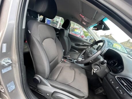 Hyundai i30 CRDI SE NAV 10