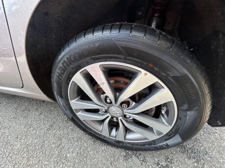 Hyundai i30 CRDI SE NAV 16