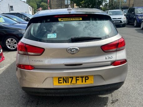 Hyundai i30 CRDI SE NAV 7