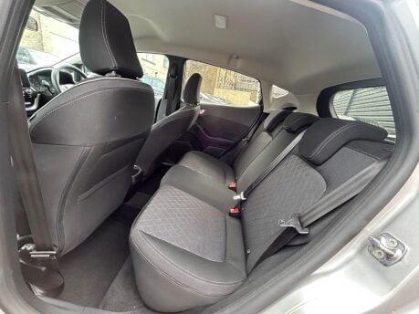 Ford Fiesta ACTIVE 1 11