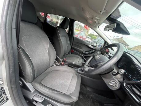 Ford Fiesta ACTIVE 1 10