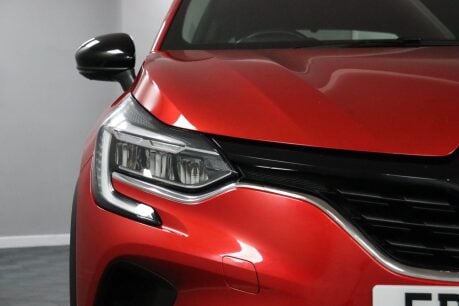 Renault Captur ICONIC TCE 43