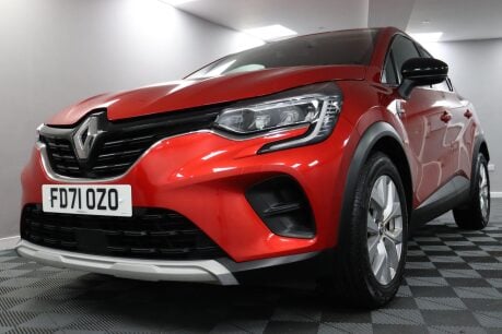 Renault Captur ICONIC TCE 19