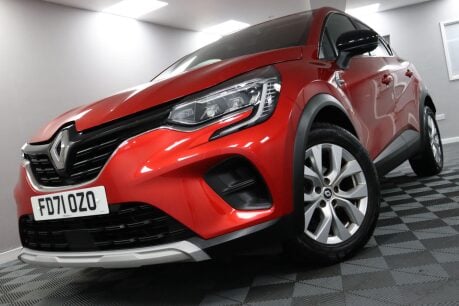 Renault Captur ICONIC TCE 20
