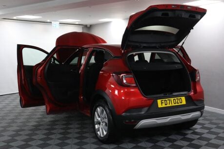 Renault Captur ICONIC TCE 12