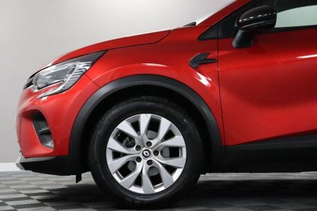 Renault Captur ICONIC TCE 34