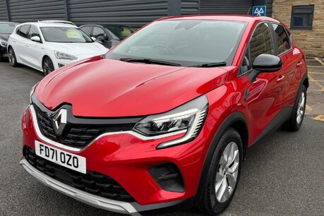 Renault Captur ICONIC TCE