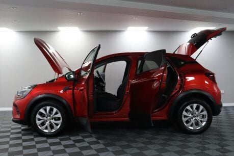 Renault Captur ICONIC TCE 5