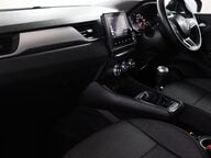 Renault Captur ICONIC TCE 28