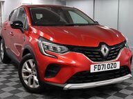 Renault Captur ICONIC TCE 16
