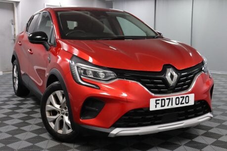 Renault Captur ICONIC TCE 16