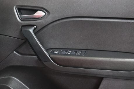 Renault Captur ICONIC TCE 32