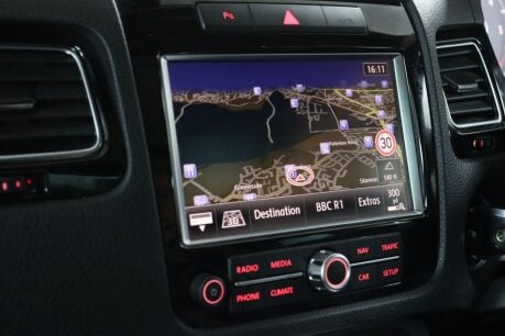 Volkswagen Touareg V6 R-LINE TDI BLUEMOTION TECHNOLOGY 38