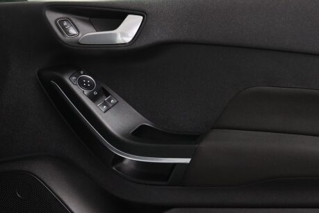 Ford Fiesta TITANIUM 36