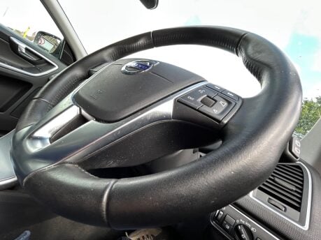 Volvo XC60 D4 SE NAV AWD 17