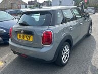 Mini Hatch COOPER D 9