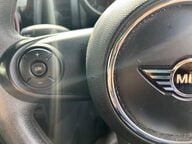 Mini Hatch COOPER D 19