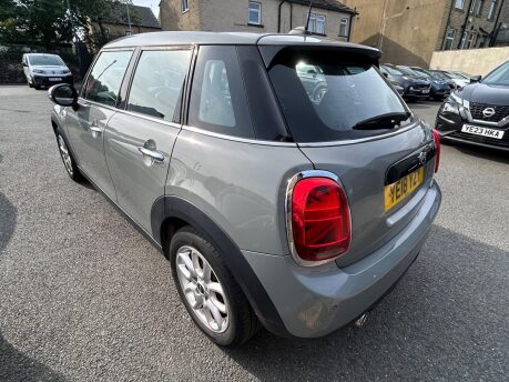 Mini Hatch COOPER D 8