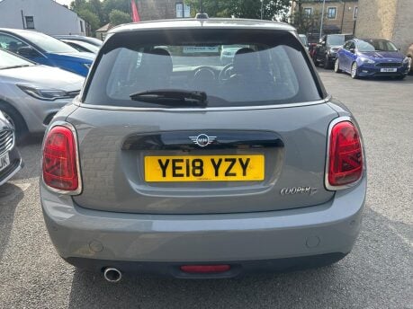 Mini Hatch COOPER D 6
