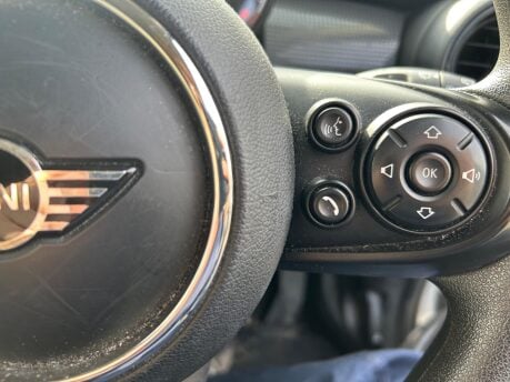 Mini Hatch COOPER D 13