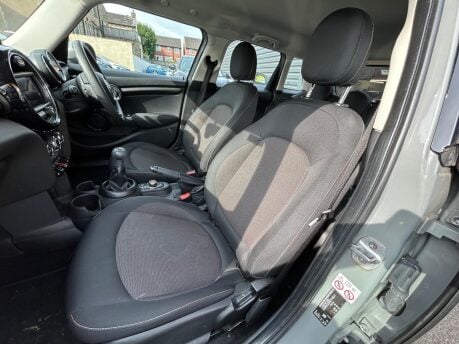 Mini Hatch COOPER D 18
