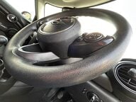 Mini Hatch COOPER D 17