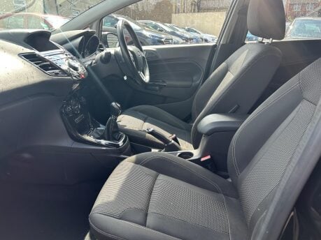 Ford Fiesta TITANIUM 17