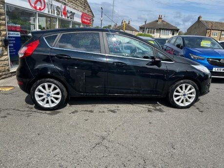 Ford Fiesta TITANIUM 8
