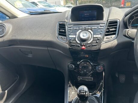 Ford Fiesta TITANIUM 10