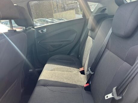 Ford Fiesta TITANIUM 13